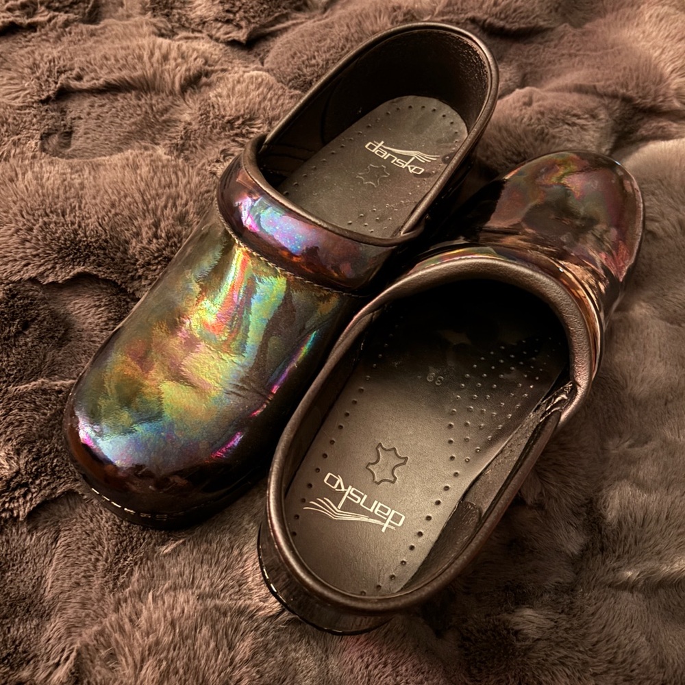 Dansko Petrol Patent Clog